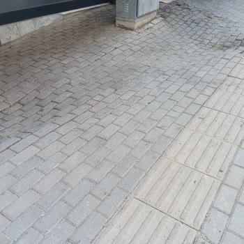 Bursa Büyükşehir Belediyesi Kaldırım Taşlarında Göçme