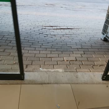 Bursa Büyükşehir Belediyesi Kaldırım Taşlarında Göçme