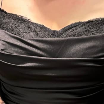 Arya Moda Bakırköy Terzisinin Beceriksizliği Ve Satıcının Geçiştiren Tavrı