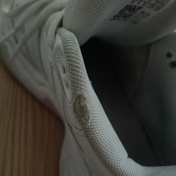 Adidas Spor Ayakkabısı 1.5 Ayda Deforme Oldu