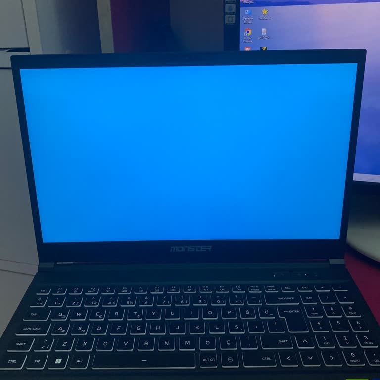 Monster Notebook Kurulum Yapılmıyor Mavi Ekranda Kalıyor
