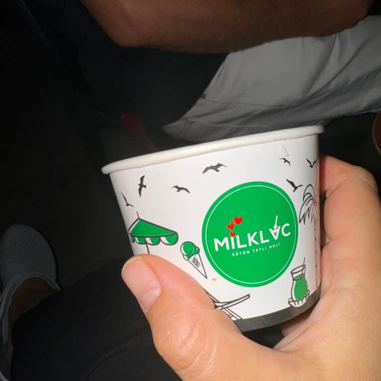 Milklaç Dondurmalı İrmik Helvasında Beklenmeyen Tat Deneyimi