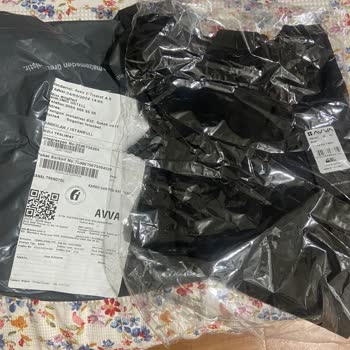 Avva Giyim 975 TL'ye Gözlük Satın Aldım, Alakasız Bir T-shirt Yolladılar.