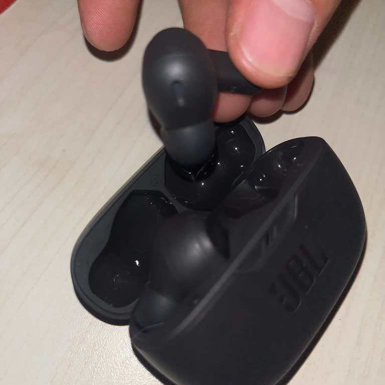 JBL Wave Beam Kulaktan Düşme