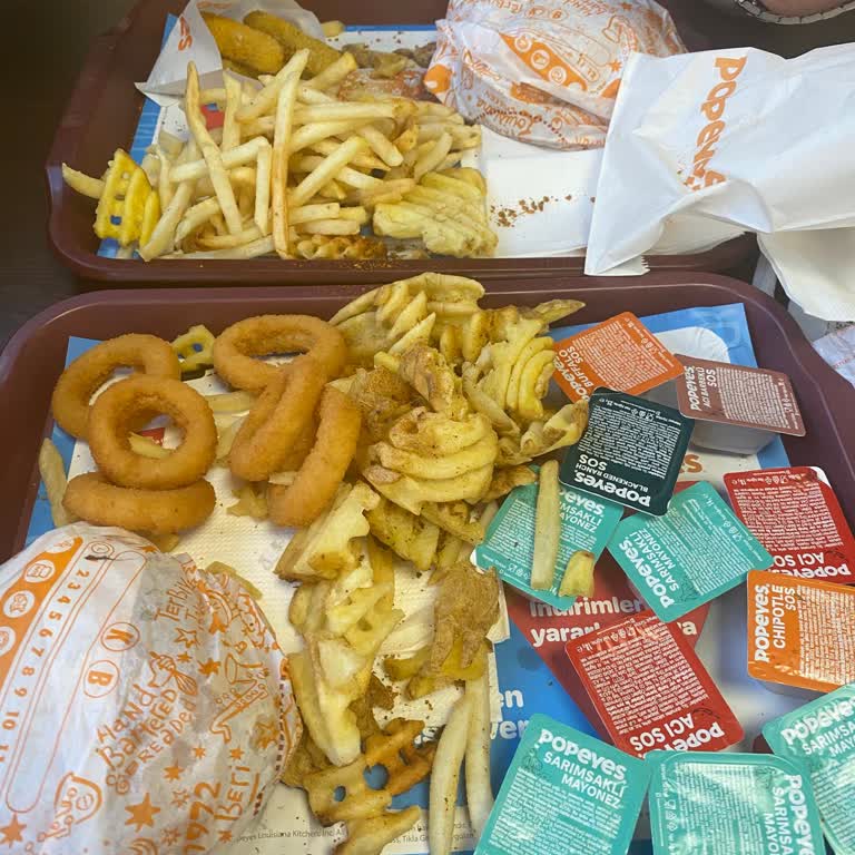 Popeyes Bu Şekilde Devam Ettikleri Sürece Diğer Şubeler Müşteri Kaybeder