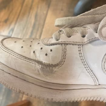 Nike Air Force 1'07 Boyası Çıktı, Dikişleri Söküldü