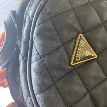 Guess Canta Ayakkabı Derisi Dökülüyor