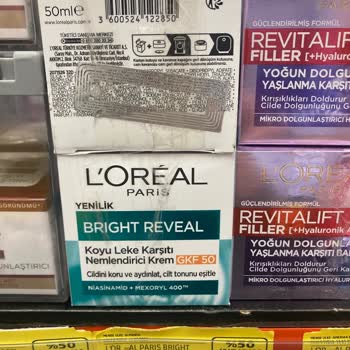 Migros Etiket Ve Çalışanı