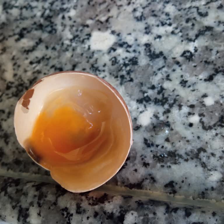 Peynirci Baba Bozuk Yumurta Satıyor