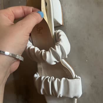 Bambi Ayakkabı Almış Olduğum Bambi Marka Terliklerin Müşteri Yanıltması