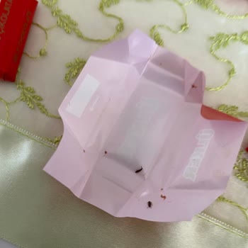 Ülker Napoliten Çikolatanın Böceklenmesi