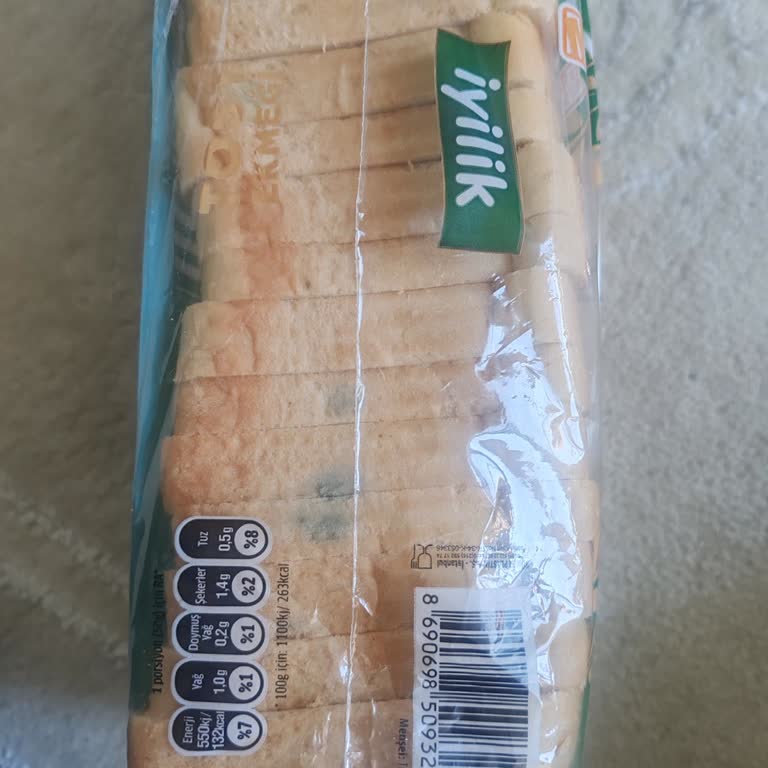 Migros'ta Küflü Tost Ekmeği...
