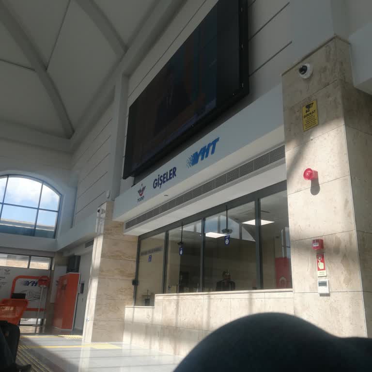 YHT (Yüksek Hızlı Tren) Sürekli Rötar Yapan Yüksek Hızlı Sabır Treni.