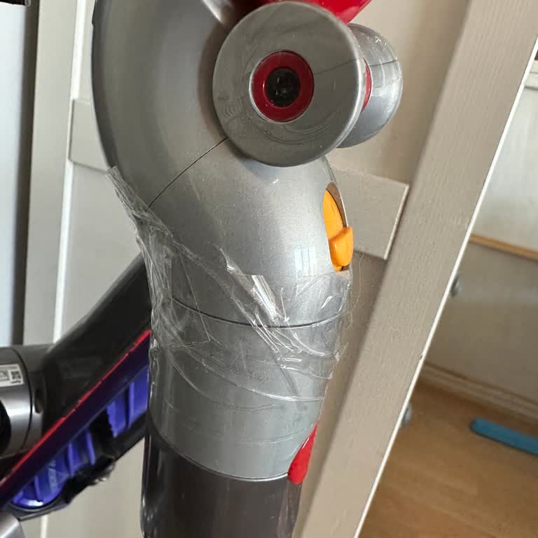 Dyson V12 Mobilya Altı Aparatı Şikayeti