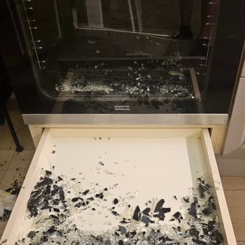 Franke Fırın Camı Patladı