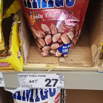 Şok Market Son Kullanma Tarihi Geçen Ürünleri Fiyat Düşürerek Satıyor