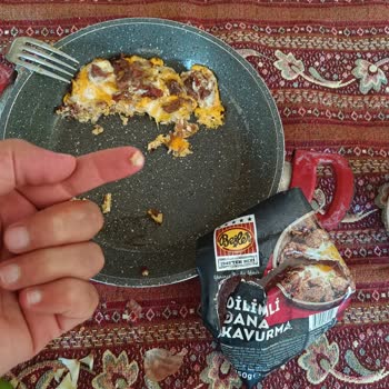 Beşler Kavurma İçinden Çıkan Kemik Dişimi Kırdı!