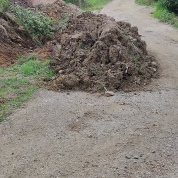 Ordu Büyükşehir Belediyesi Evimin Yolunda Bırakılan Toprak
