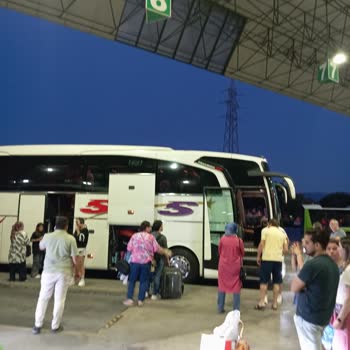 Buzlu Turizm Uçuş Saatindeki Değişiklik Ve İletişim Eksikliği
