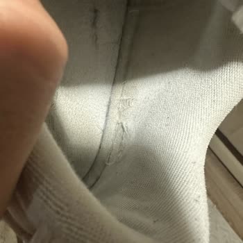 Lacoste 10 Ayda Yırtılan Ayakkabısının Arkasında Durmuyor