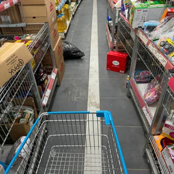 A101 Market İnsan Sağlığını Tehdit Eden Şartlar Hakkında Acil Şikayet