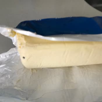 İçim Marka Tereyağı Küflü Olarak Paketlenmiş Veya Bozulmuş.