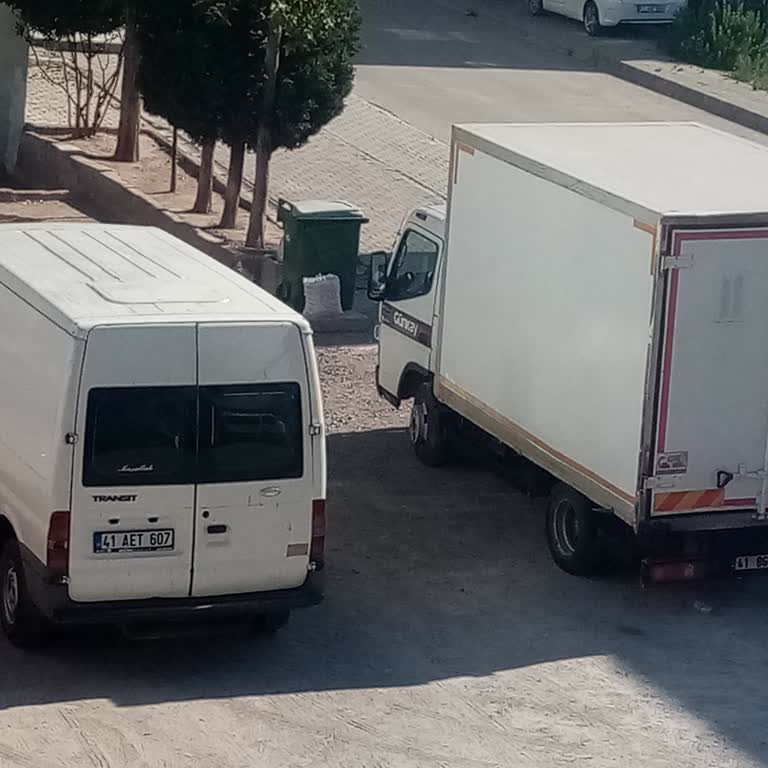 Günkay Market Evin Önüne Park Edilmesi