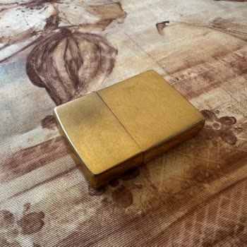 Orijinal Zippo Çakmak Dış Yüzeyi Çizildi