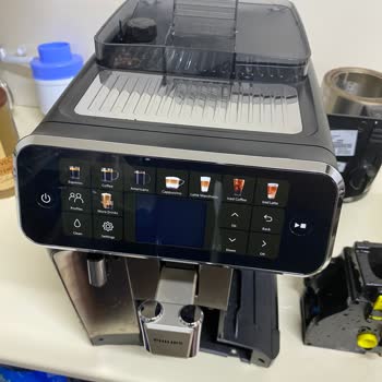 PHILIPS Ev Aletleri Philips EP5547/90 Espresso Makinesi 2 Aylık Makine