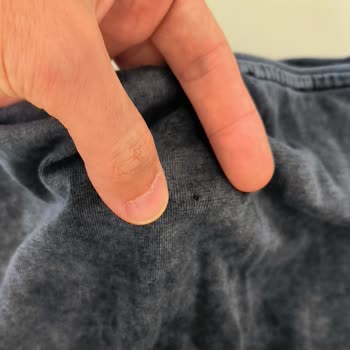 DeFacto'dan Aldığım Tişörtte Delik Problemi!
