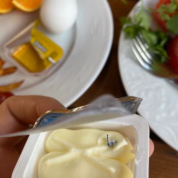Sütaş Tereyağının İçinden Cisim Çıktı
