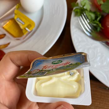 Sütaş Tereyağının İçinden Cisim Çıktı