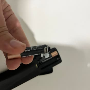 Duracell İnce Pil Patladı