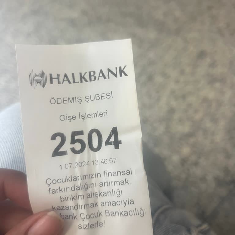 Halkbank Şubesinde Uzun Bekleme Süresi
