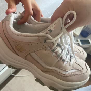 Skechers Ayakkabı Aldım Ve Ayakkabıyı Tabanları Paramparça Oldu
