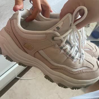 Skechers Ayakkabı Aldım Ve Ayakkabıyı Tabanları Paramparça Oldu