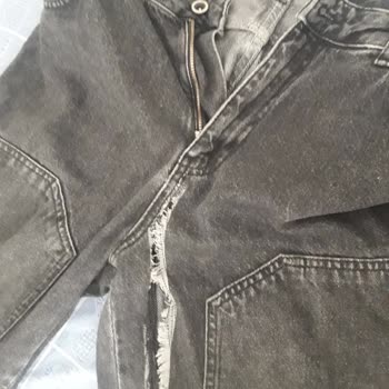 Koton Pantolonları Kağıt Gibi Yırtılıyor