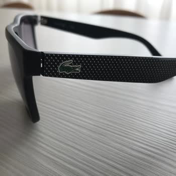 Lacoste Gözlüklerde Amblemde Renk Atması Yaşanabiliyor!