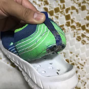 Deichmann =Ürünün Arkasında Durmayan Bir Mağaza.