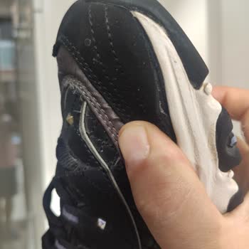 Skechers Marka Ayakkabının Kısa Sürede Açılma Ve Yırtılması
