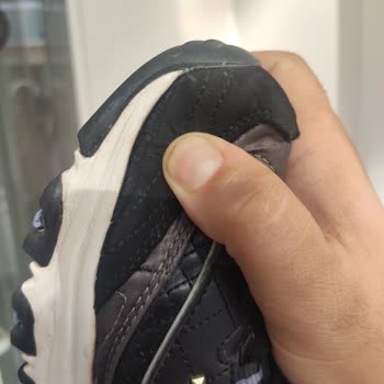 Skechers Marka Ayakkabının Kısa Sürede Açılma Ve Yırtılması