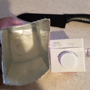 A101 Birşah Süt Bozuk Ve Sağlıksız