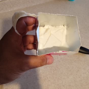 A101 Birşah Süt Bozuk Ve Sağlıksız