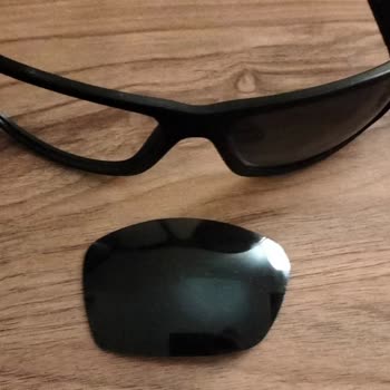 Atasun Optik Gözlük Camı Düştü