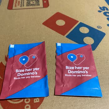 Domino's Pizza Boş Çeşni Paketleri Ve Az Malzemeli Pizza Hayal Kırıklığı