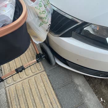 Emniyet Genel Müdürlüğü Kaldırıma Araç Park Edilmesi