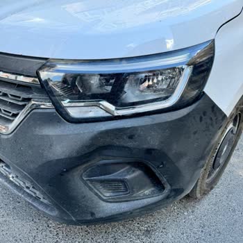 Avis Araç Kiralama Aracı Arabama Çarptı Ve Kaçtı