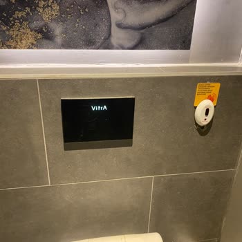 Shell İn Tuvaletleri Pislik İçinde
