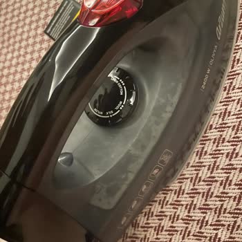 Arzum Ar684 Ütü Ürünleri Yakıyor