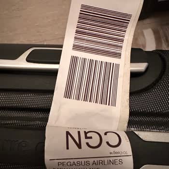 Pegasus Yepyeni Bavulumu Paramparça Teslim Etti.